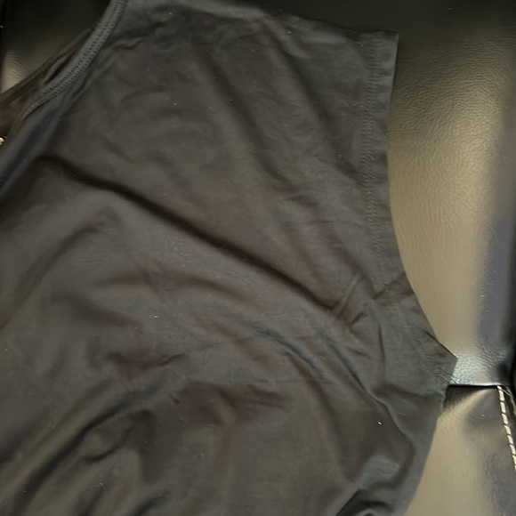 New Pakalaha Studios Top - Picture 4 of 7